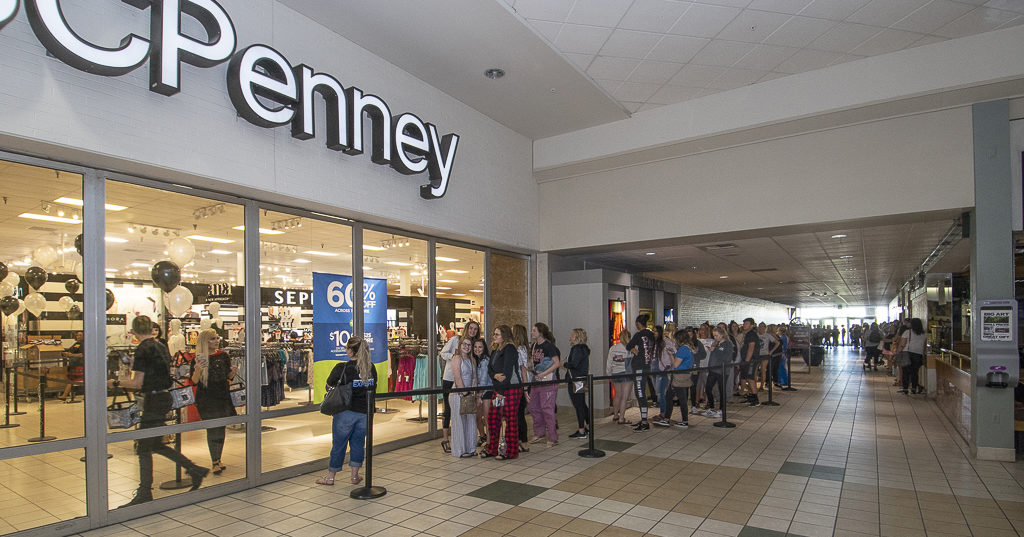 The line outside JCPenny just prior to the 9am opening of 'Sephora Inside JCPenny.' Photo by: Mike Rhodes