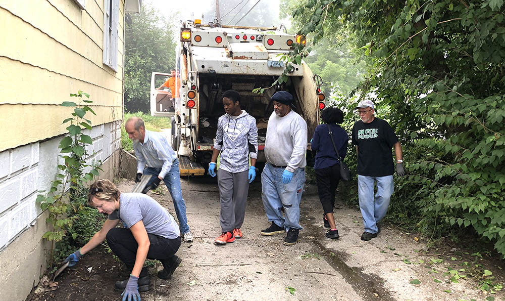 McKinley neighborhood residents participated in the fall 2018 cleanup, picking up trash and debris from their alleyways. Photo provided