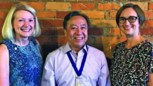 Roberto Darroca, MD, with Immediate Past President Lisa Hatcher, MD, (left) and new President-Elect J. Elizabeth Struble, MD. Photo courtesy of Indiana State Medical Association