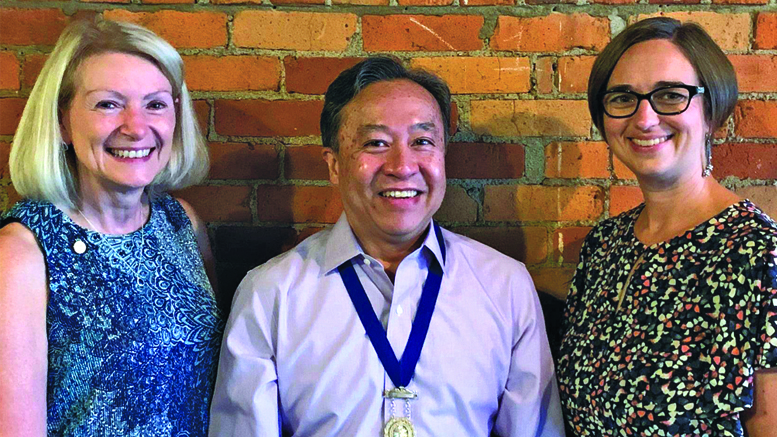 Roberto Darroca, MD, with Immediate Past President Lisa Hatcher, MD, (left) and new President-Elect J. Elizabeth Struble, MD. Photo courtesy of Indiana State Medical Association