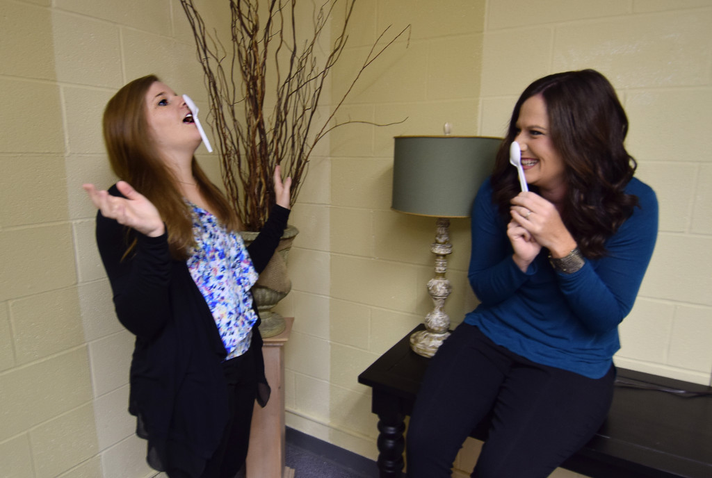 Liz Valpatic and Lindsay Stafford of Woof Boom Radio practice their #Spoontember selfie technique prior to posting. #Spoontember #HungerActionMonth @FeedingAmerica -Photo: Mike Rhodes