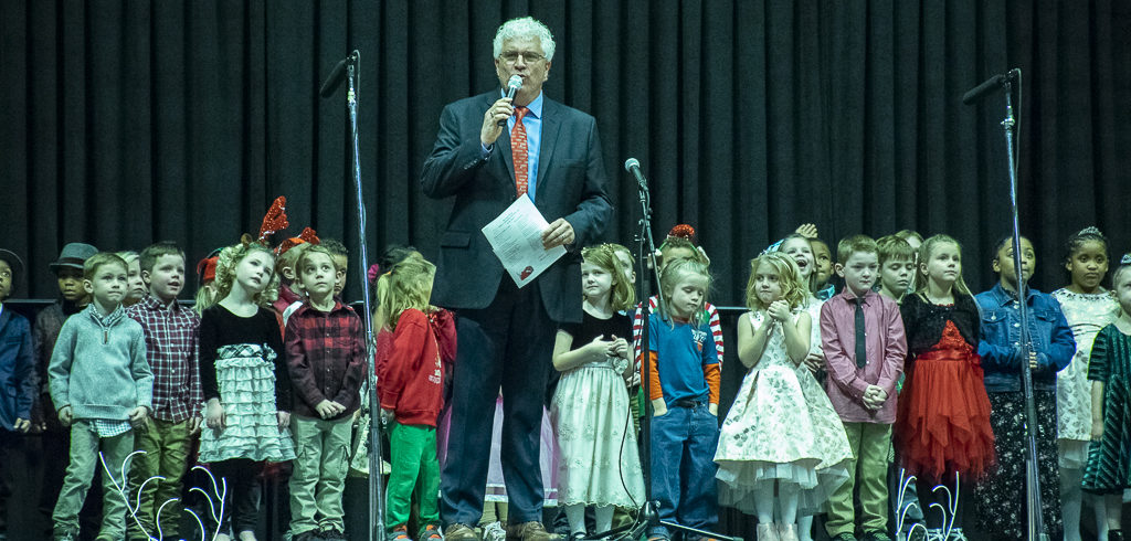 Emcee Steve Lindell and students from West View Elementary are pictured. 