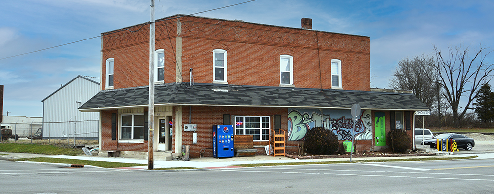 The Common Market is located at 900 W 8th Street (8th and Hoyt Ave.) Photo by Mike Rhodes