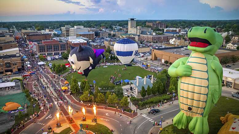 The Fire Up DWNTWN Streetfest brought over 11,000 visitors to Downtown Muncie in 2022. Photo by Matt Ruddick for Muncie Visitors Bureau