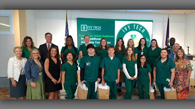 Back row: Jennifer Gasiorek, Keith Mason, Jaleigh Moore, Jacey Stevens, Sofia Smith, Kate Thornburg, Maci Ramsey, Alyssa Barton, Hope Grant, Matt Connell, Chancellor Jeffrey Scott Front row: President Sue Ellspermann, Brittany Davis, Rebekah Ireland, Gracie Navarro, CJ Duncan, Jack Roberts, Abigail Street, Mackenzie Pryor, Hailie Ronan, Carolyn Brown. Not pictured: Kennedy Martinez